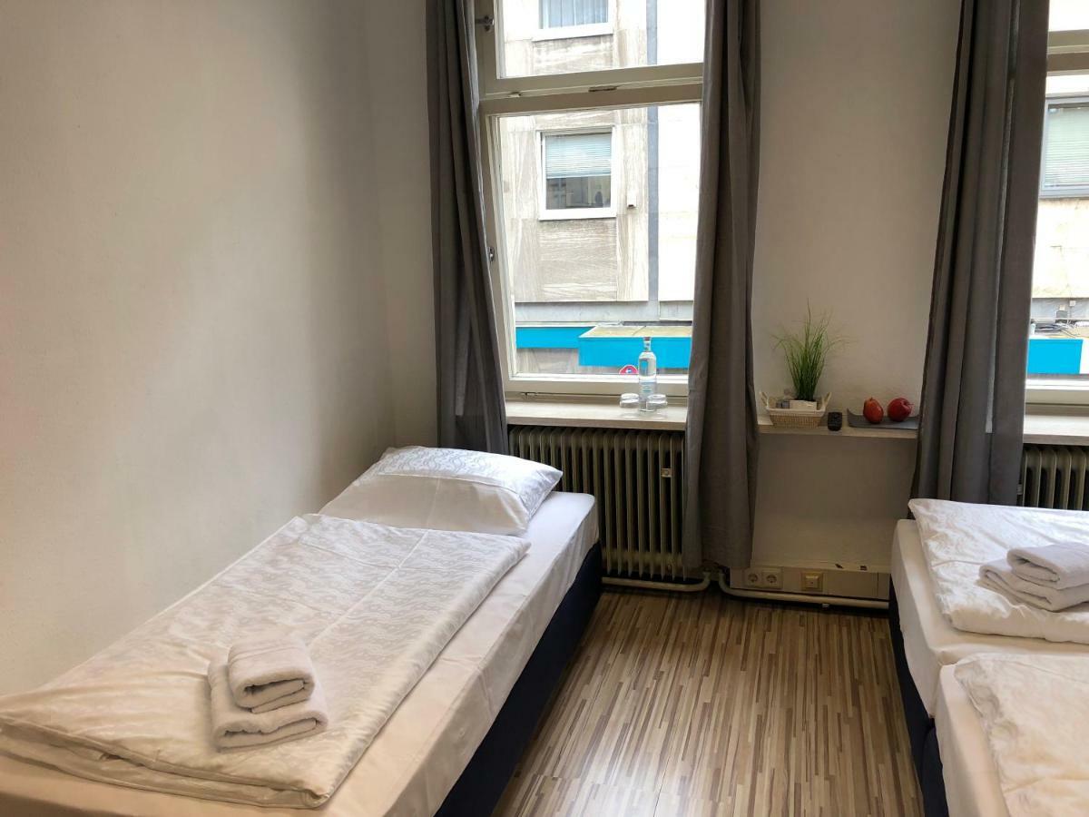 Downtown City - Privaterooms Фюрт Экстерьер фото