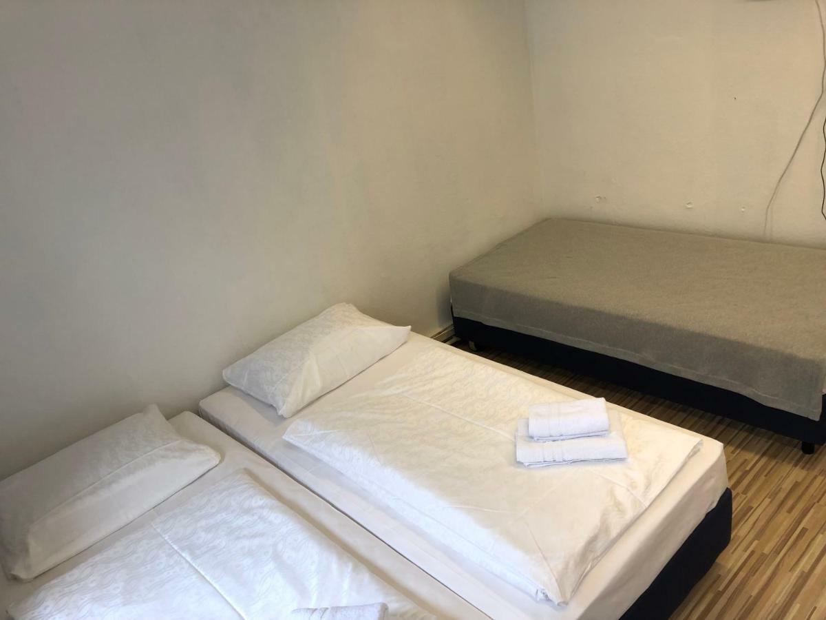 Downtown City - Privaterooms Фюрт Экстерьер фото